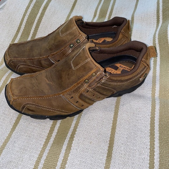 Sketchers Men's 9 SN 61779 Slip On Loafer Shoe Brown Relaxed Step Leather Euc - Picture 1 of 8